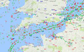 Forbedret Sikkerhed og Navigationsstøtte for Lystsejlere med AIS: En Teknisk Gennemgang